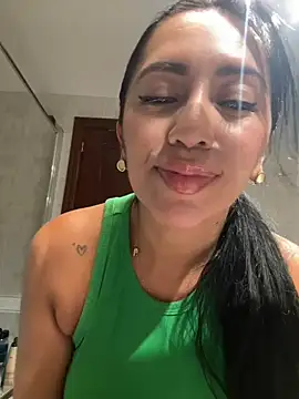 Snapshot of nataliia_queen_ chatting on August 2, 2:21 am nataliia queen online show from August 2, 2:21 am