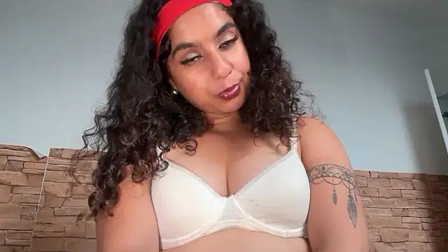 Snapshot of fayfay21@xh chatting on May 15, 7:54 pm fayfay21xh online show from May 15, 7:54 pm