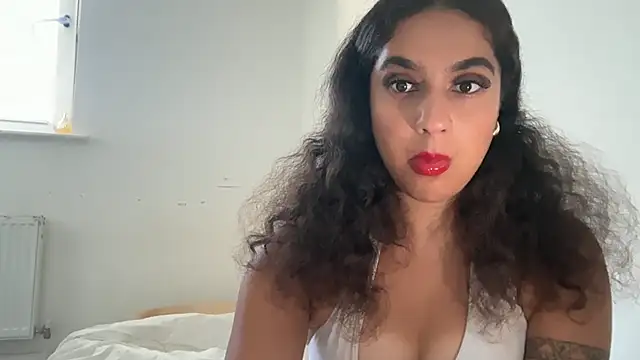 Snapshot of fayfay21@xh chatting on June 10, 4:06 pm fayfay21xh online show from June 10, 4:06 pm