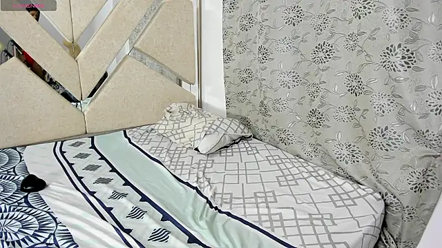 bamby kittyy online show from February 13, 11:45 pm