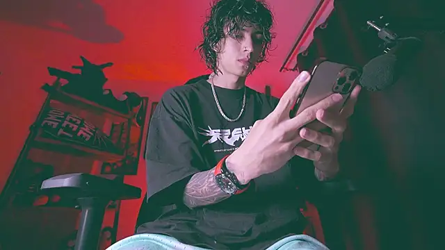 Olliver   y online show from June 26, 3:44 am