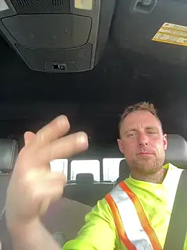 WIDBIGWHITECOCK online show from May 5, 9:45 pm