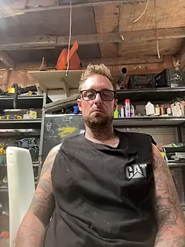 WIDBIGWHITECOCK online show from June 18, 8:57 pm