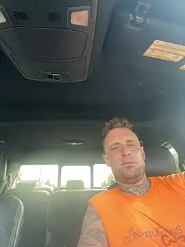 WIDBIGWHITECOCK online show from July 6, 9:39 pm