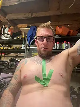 WIDBIGWHITECOCK online show from July 29, 5:38 am