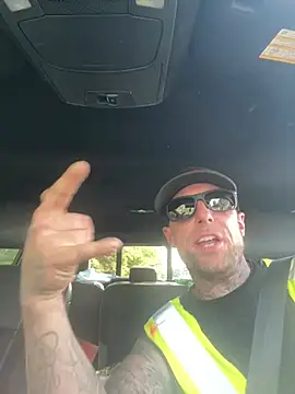 WIDBIGWHITECOCK online show from August 4, 9:39 pm