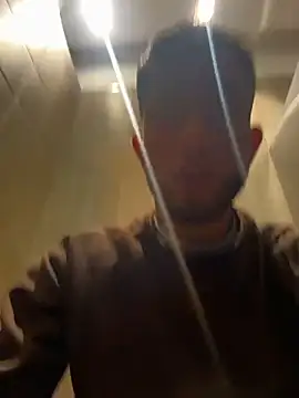 Snapshot of liam_bronw chatting on July 4, 4:13 pm liam bronw online show from July 4, 4:13 pm