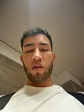 Snapshot of liam_bronw chatting on July 10, 7:27 pm liam bronw online show from July 10, 7:27 pm