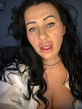 IRISWHITE17 online show from June 18, 4:46 am
