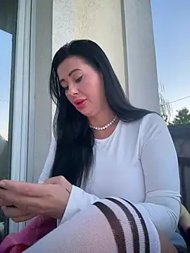 IRISWHITE17 online show from July 9, 2:37 am