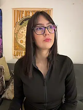 HinaSweet online show from June 12, 1:04 am