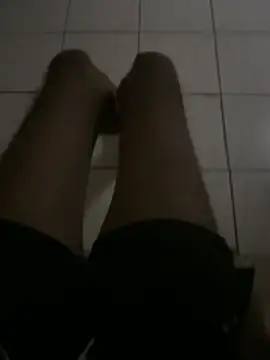 zxcvgf12300 online show from April 24, 11:18 pm