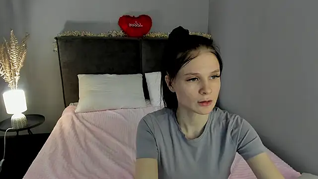 SkinyJoys online show from February 15, 7:51 am