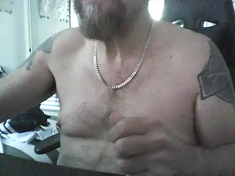 loudandproud online show from June 5, 5:25 am