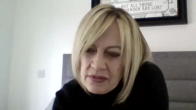 Milfshake227 online show from March 26, 5:40 pm