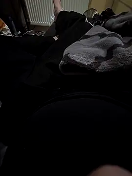 YoungAsainWithATrunk online show from March 18, 4:15 am