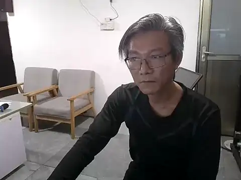 Snapshot of me-great chatting on January 19, 11:47 am me-great online show from January 19, 11:47 am