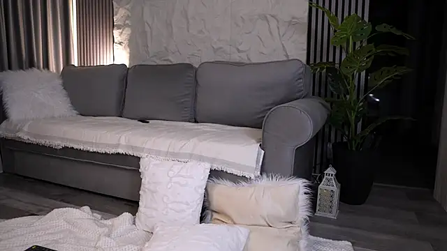 Snapshot of Ivy_Bellee chatting on May 17, 5:05 am Ivy Bellee online show from May 17, 5:05 am