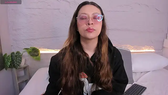 lanna 18  online show from March 9, 11:36 am