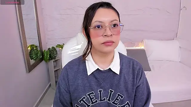 lanna 18  online show from July 29, 12:03 pm