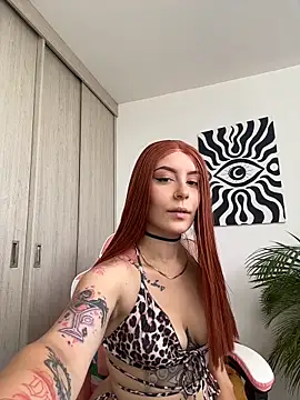 alesziarose  online show from June 15, 8:55 pm