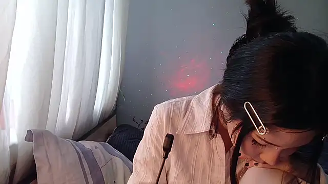 AprilOnilll online show from January 7, 7:33 am