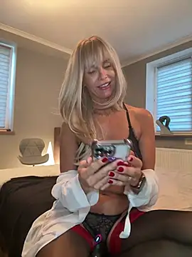NaughtyNinky online show from August 7, 5:37 pm