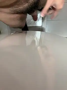 Snapshot of Johnlim880 chatting on January 14, 7:36 am Johnlim880 online show from January 14, 7:36 am