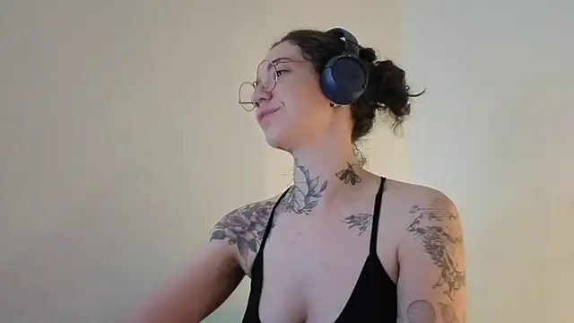 Dirty Pink online show from July 3, 8:54 am