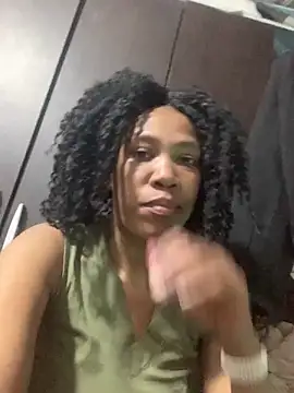 Snapshot of Xsexysnow33s chatting on May 24, 11:48 am Xsexysnow33s online show from May 24, 11:48 am