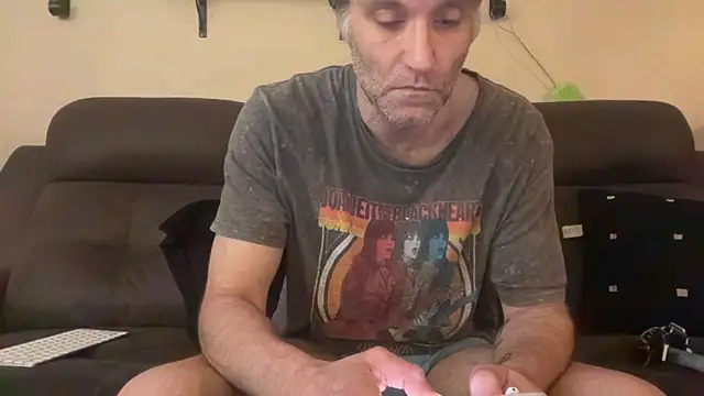 Snapshot of wolverinedream chatting on June 12, 4:17 pm wolverinedream online show from June 12, 4:17 pm