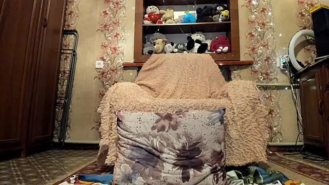   Fistashka   online show from February 7, 1:59 pm