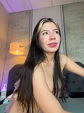 Snapshot of ShyDesireXXX chatting on June 8, 9:37 pm ShyDesireXXX online show from June 8, 9:37 pm
