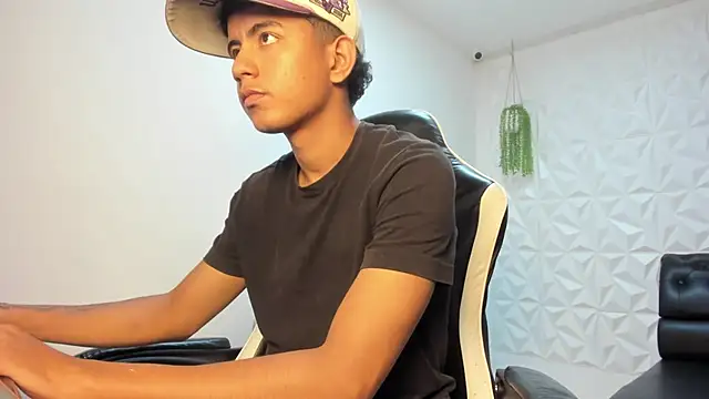 Alluringangel23 online show from January 8, 1:08 am