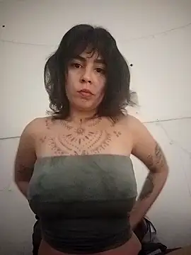 betty amorosa online show from April 7, 2:01 am