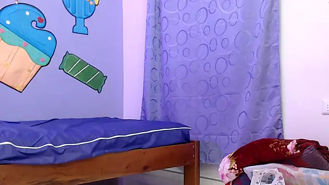 skinnysexzara18 online show from February 1, 1:26 am