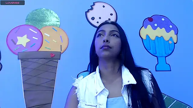 skinnysexzara18 online show from March 1, 2:13 am