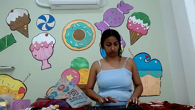 skinnysexzara18 online show from March 21, 2:16 am