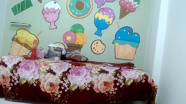 skinnysexzara18 online show from March 22, 2:04 am