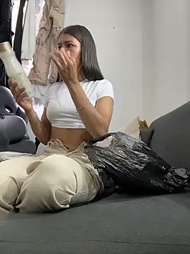 TaylorrHill online show from March 1, 9:50 pm