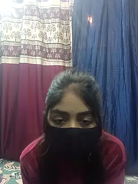 HotxMuskan online show from February 3, 9:47 am