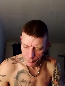 Snapshot of Der_Schoene_Penis chatting on January 5, 7:50 pm Der Schoene Penis online show from January 5, 7:50 pm