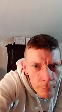 Snapshot of Der_Schoene_Penis chatting on January 13, 10:15 pm Der Schoene Penis online show from January 13, 10:15 pm