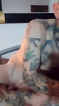 Snapshot of Der_Schoene_Penis chatting on January 17, 10:46 pm Der Schoene Penis online show from January 17, 10:46 pm