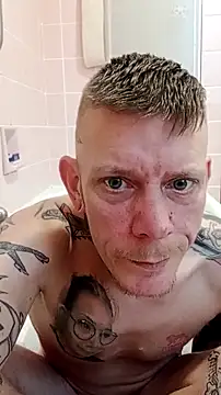 Snapshot of Der_Schoene_Penis chatting on February 2, 3:11 pm Der Schoene Penis online show from February 2, 3:11 pm