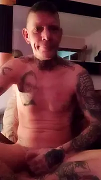 Snapshot of Der_Schoene_Penis chatting on February 9, 12:20 pm Der Schoene Penis online show from February 9, 12:20 pm