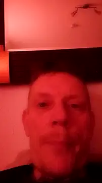 Snapshot of Der_Schoene_Penis chatting on February 24, 11:52 am Der Schoene Penis online show from February 24, 11:52 am