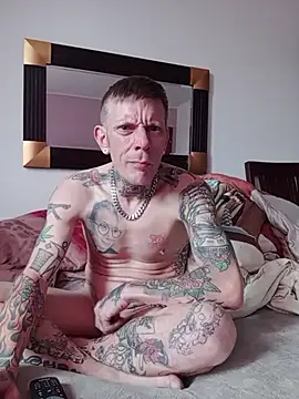 Snapshot of Der_Schoene_Penis chatting on April 12, 2:33 pm Der Schoene Penis online show from April 12, 2:33 pm