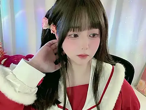 Snapshot of CLaire-5 chatting on February 17, 1:07 pm CLaire-5 online show from February 17, 1:07 pm