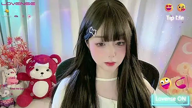 Snapshot of CLaire-5 chatting on February 20, 1:33 pm CLaire-5 online show from February 20, 1:33 pm